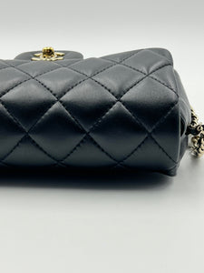 Chanel Pearl Logo - Small