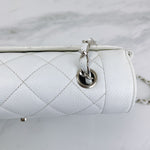 Charger l&#39;image dans la galerie, Chanel Vintage Diana Medium
