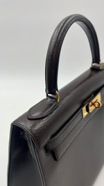 Load image into Gallery viewer, Hermes Kelly 28 Sellier Vintage Chocolate Box Leather 24kt Gold-Plated Hardware
