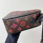 Charger l&#39;image dans la galerie, LOUIS VUITTON Asia-Exclusive Fall in Love Sac Coeur
