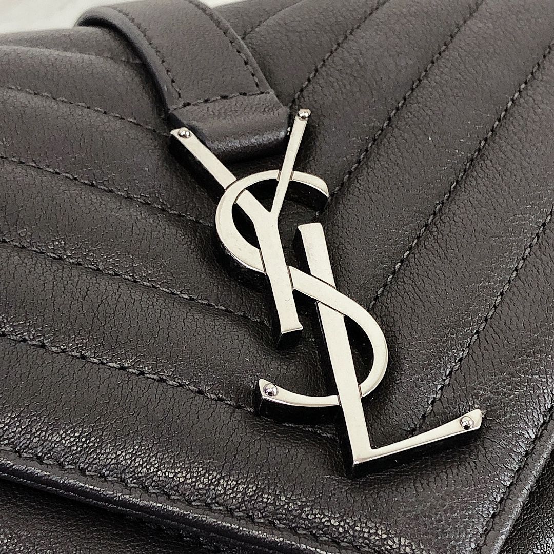 Saint Laurent College Medium