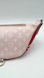 Charger l&#39;image dans la galerie, LOUIS VUITTON BUMBAG MONOGRAM GIANT
