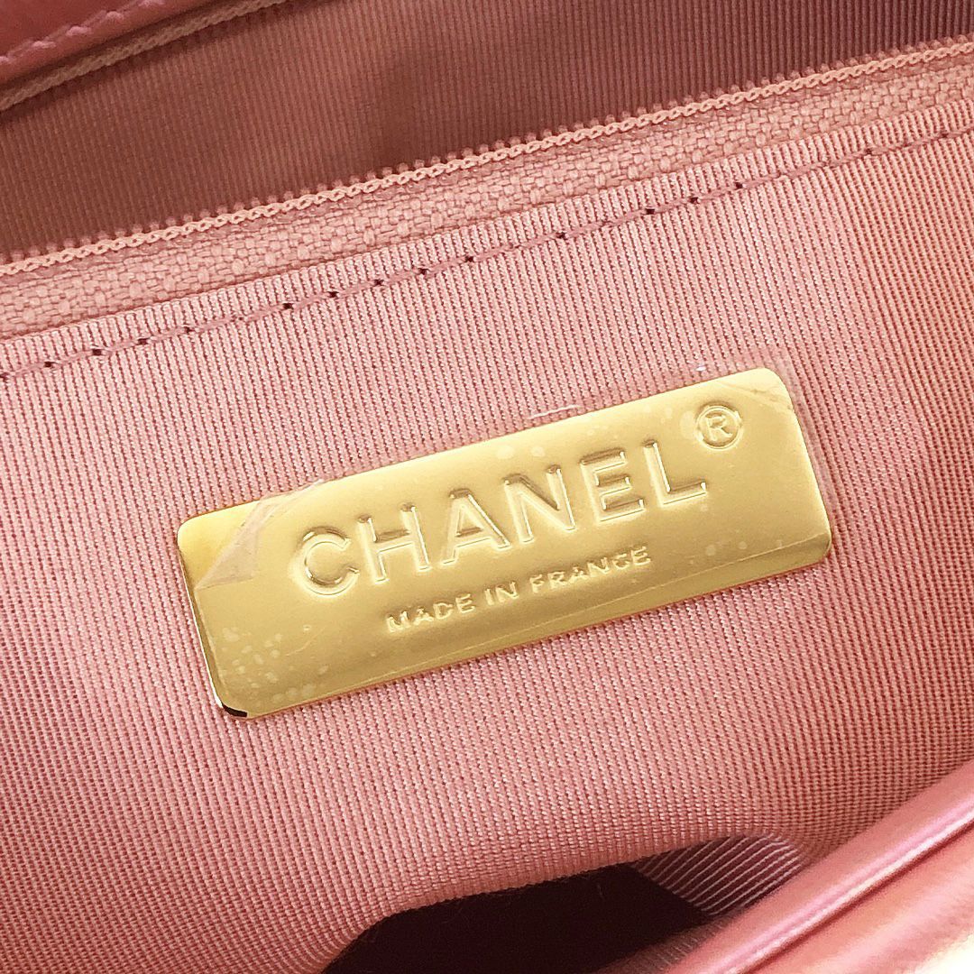 Chanel 19 Small