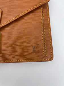 Louis vuitton dragonne clutch