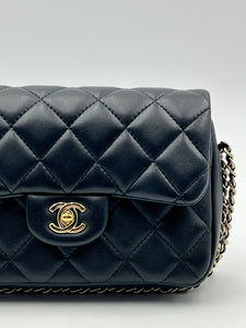 Chanel Pearl Logo - Small