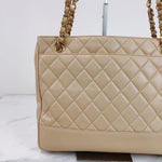 Load image into Gallery viewer, Chanel Vintage Tote
