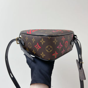 LOUIS VUITTON Asia-Exclusive Fall in Love Sac Coeur