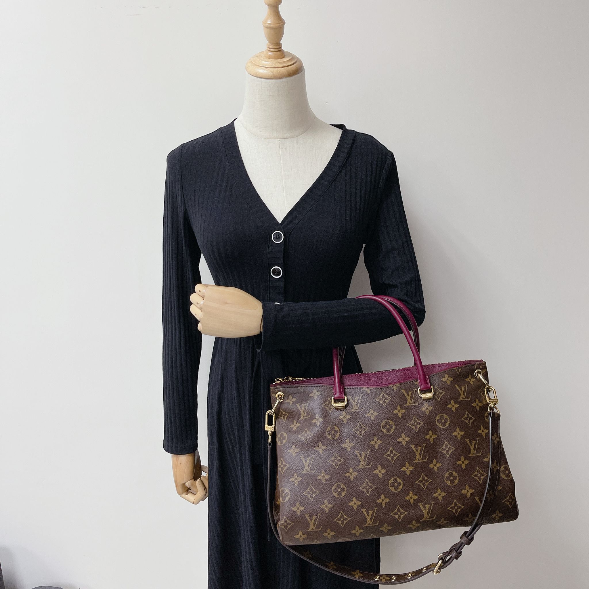 Louis vuitton pallas tote