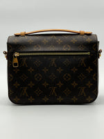 Load image into Gallery viewer, Louis vuitton pochete metis
