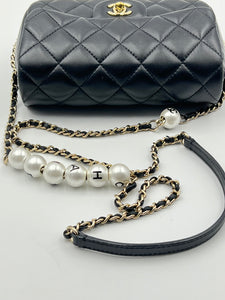 Chanel Pearl Logo - Small