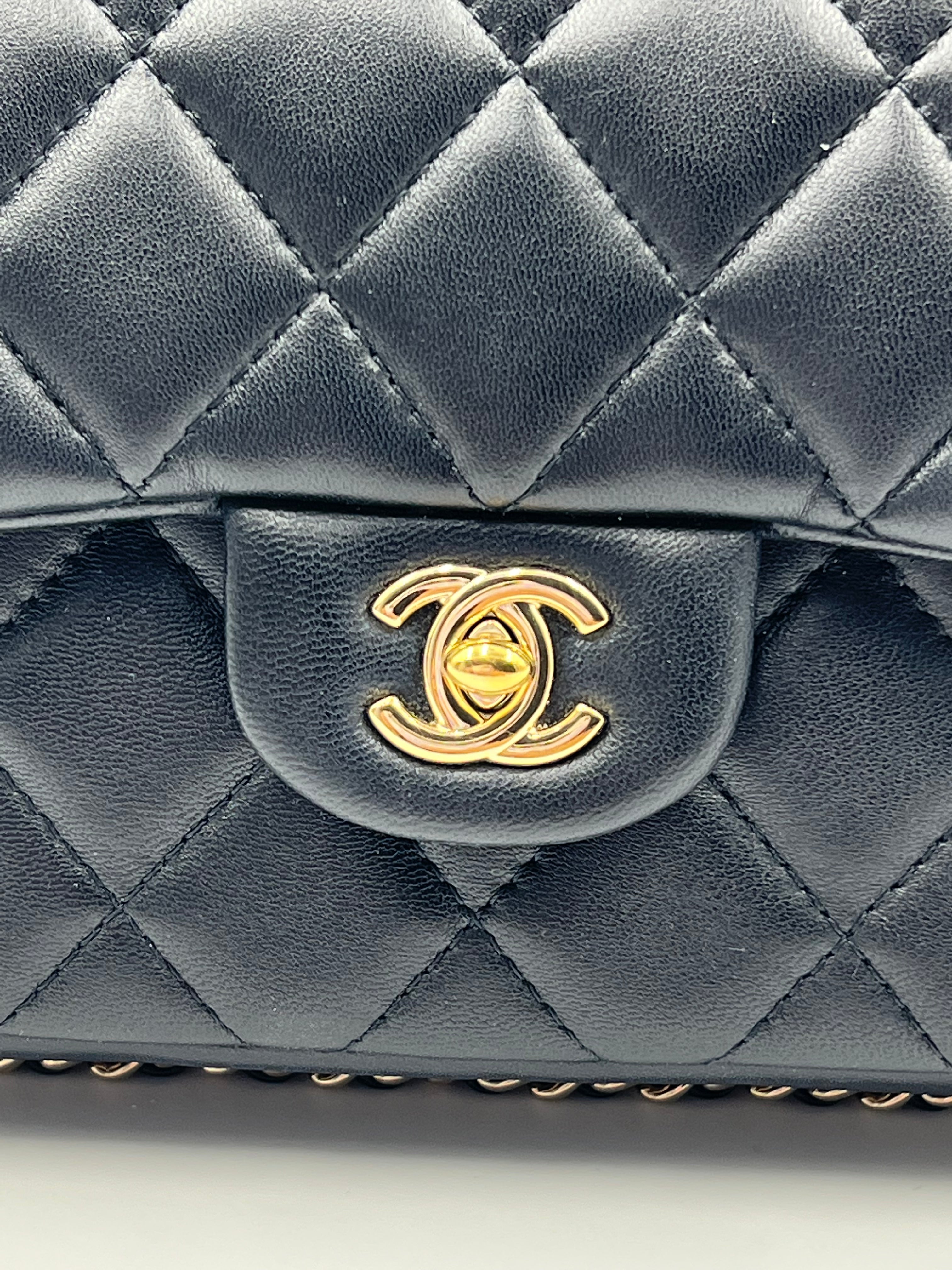 Chanel Pearl Logo - Small