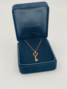 T I F F A N Y & Co Petite Heart Key Pendant and Necklace