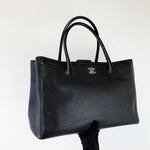 Load image into Gallery viewer, Chanel Executive Cerf Tote
