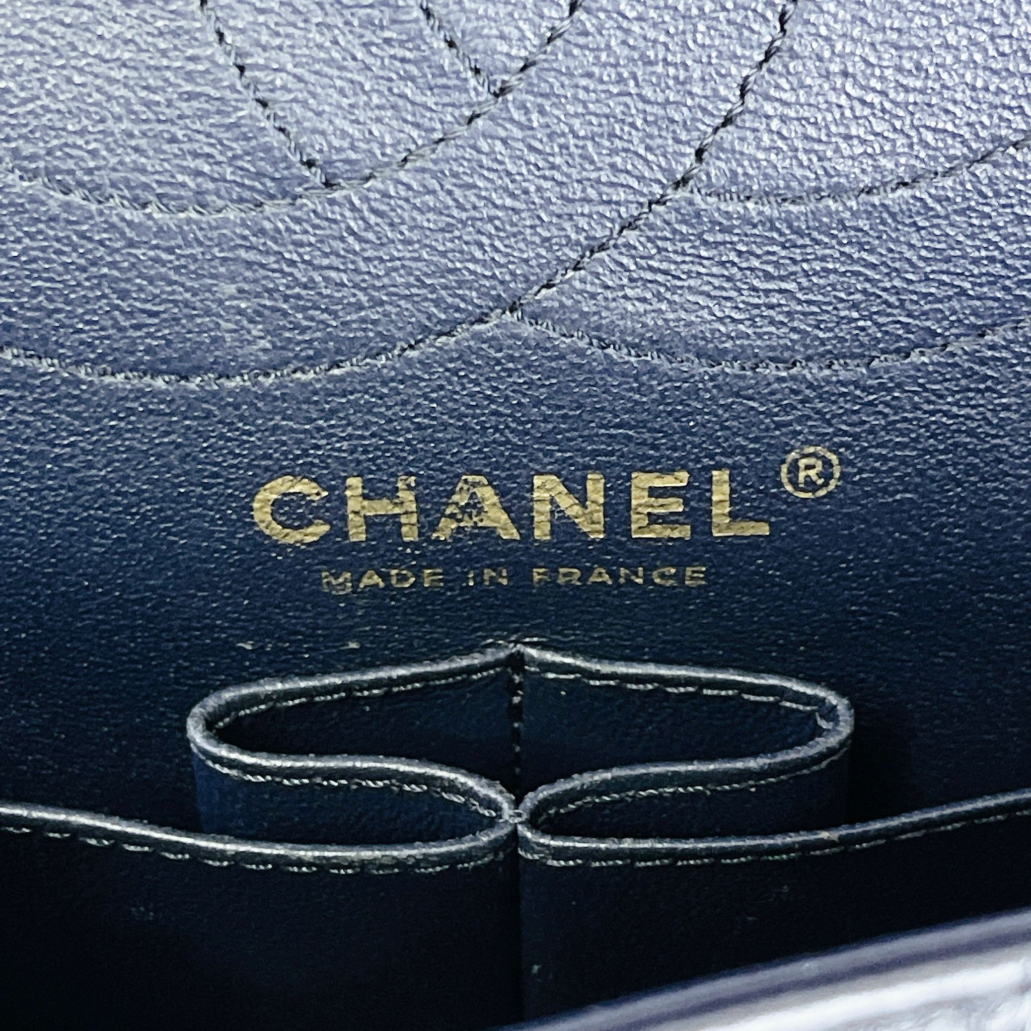 Chanel Classic Reissue 2.55, size 226/Medium