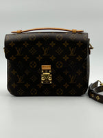 Load image into Gallery viewer, Louis vuitton pochete metis
