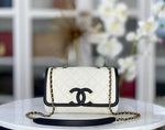 Charger l&#39;image dans la galerie, Chanel Filigree Flap
