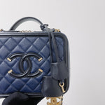 Charger l&#39;image dans la galerie, Chanel Vanity Case Filigree Medium
