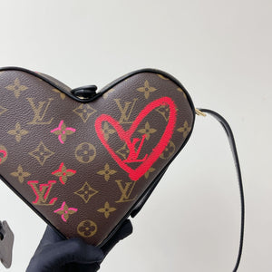 LOUIS VUITTON Asia-Exclusive Fall in Love Sac Coeur