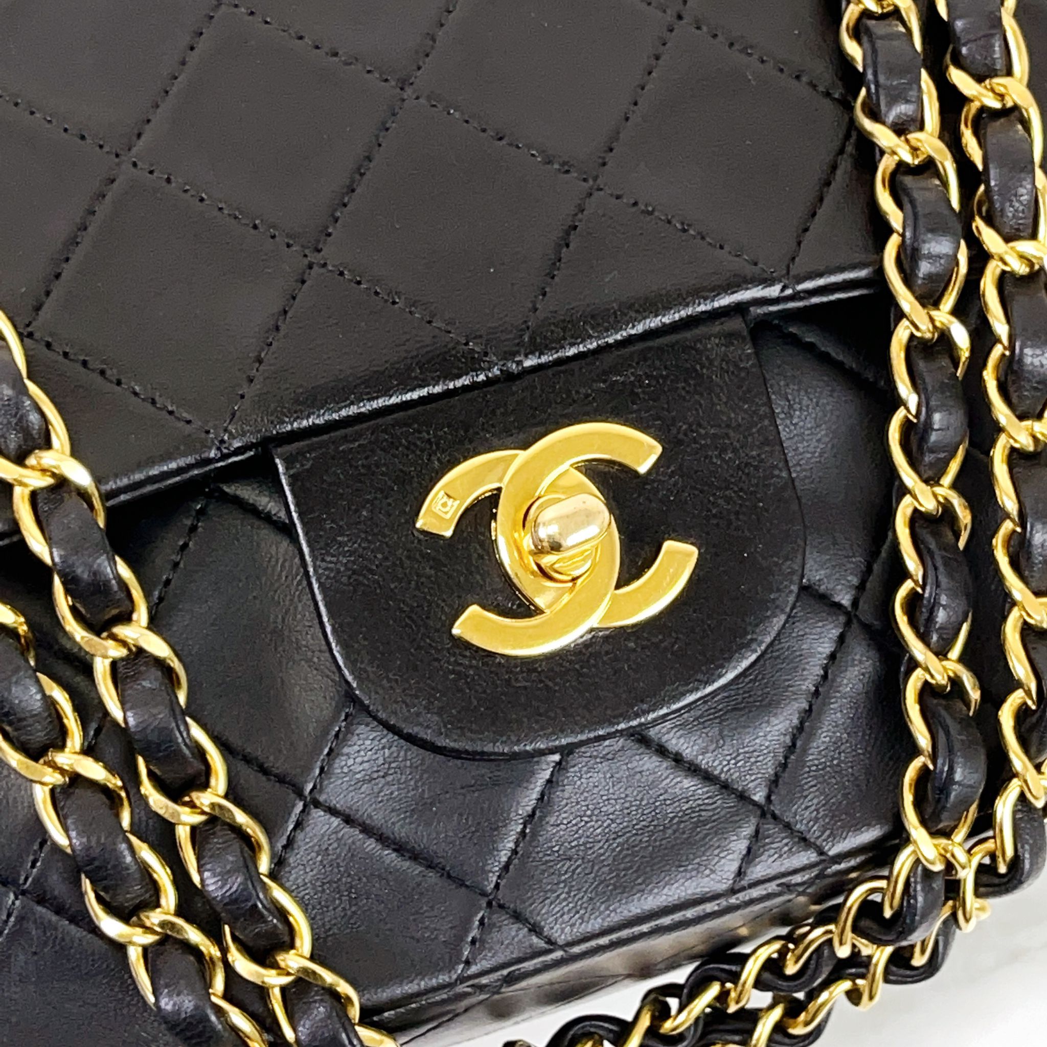 Chanel Vintage Timeless Classic Medium