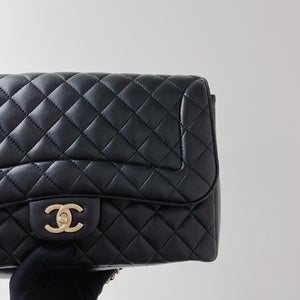 Chanel Mademoiselle Chic Jumbo