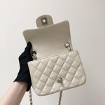 Charger l&#39;image dans la galerie, Chanel Classic Mini Square
