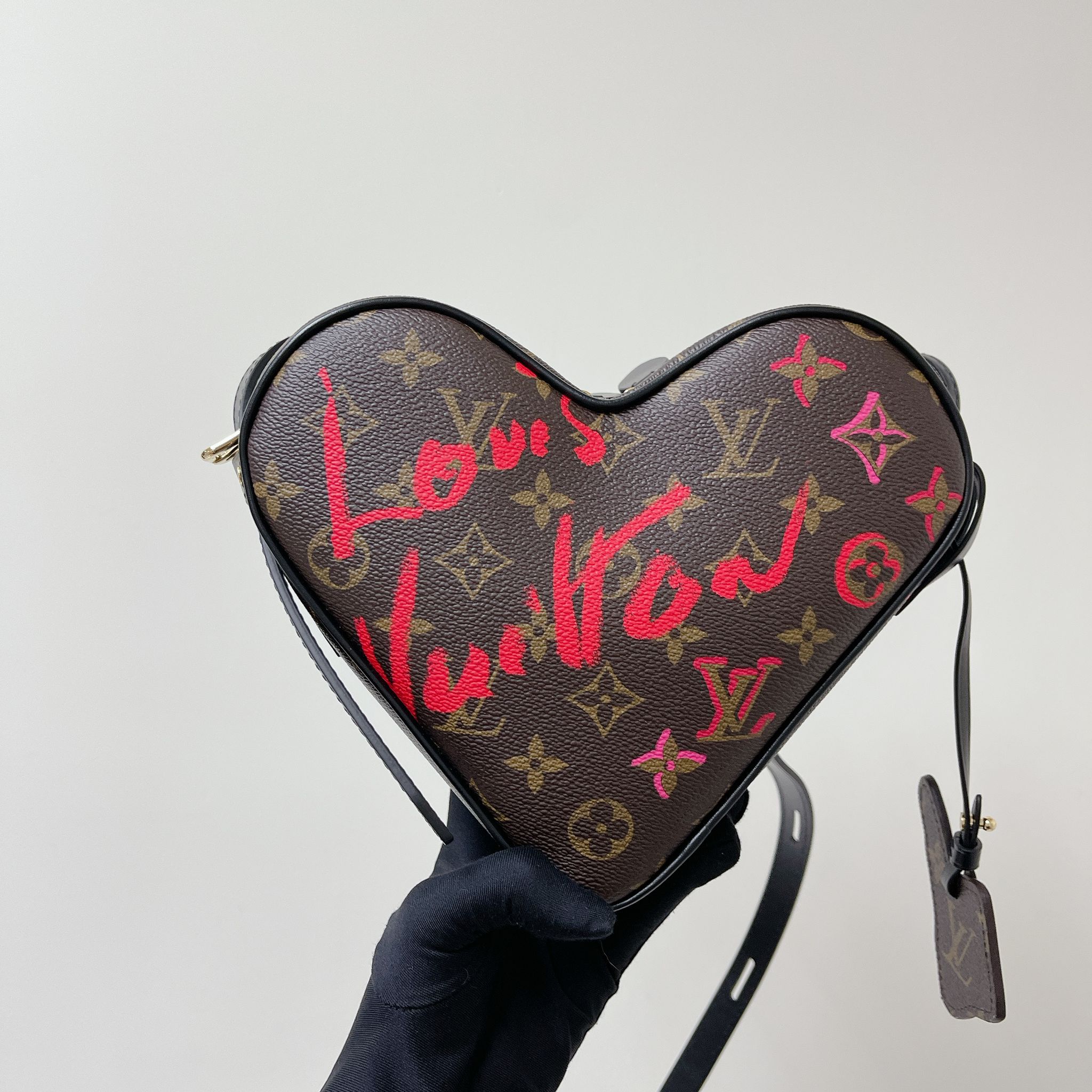 LOUIS VUITTON Asia-Exclusive Fall in Love Sac Coeur