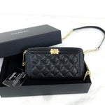 Charger l&#39;image dans la galerie, Chanel LeBoy Clutch on Chain
