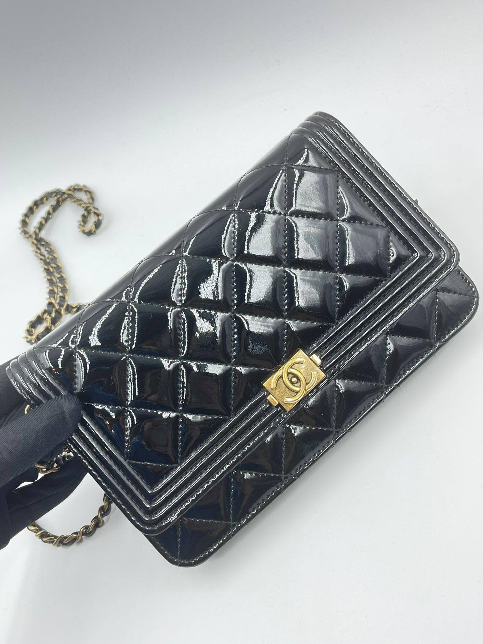 Chanel le boy wallet on online chain