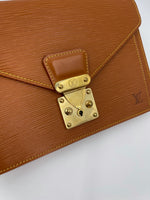 Charger l&#39;image dans la galerie, Louis vuitton dragonne clutch
