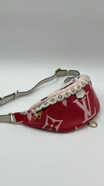 Load image into Gallery viewer, Louis Vuitton Bumbag Giant Monogram Collection
