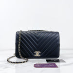 Charger l&#39;image dans la galerie, Chanel Statement Flap
