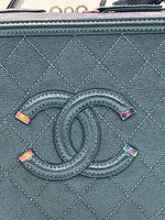 Charger l&#39;image dans la galerie, Chanel Filigree Vanity Medium
