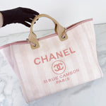 Charger l&#39;image dans la galerie, Chanel Deauville Tote
