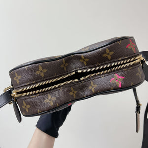 LOUIS VUITTON Asia-Exclusive Fall in Love Sac Coeur