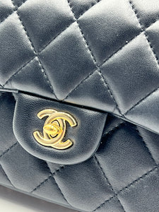 Chanel Pearl Logo - Small