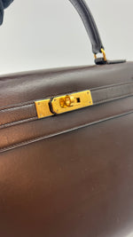 Load image into Gallery viewer, Hermes Kelly 28 Sellier Vintage Chocolate Box Leather 24kt Gold-Plated Hardware
