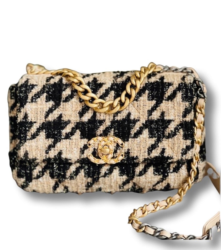 Chanel 19 Small