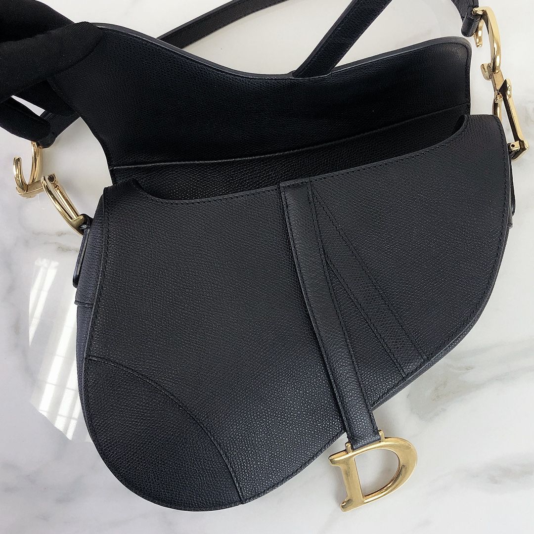 Christian dior saddle medium